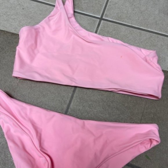 Pink Off Shoulder Bikini - Never Worn - Picture 2 of 2